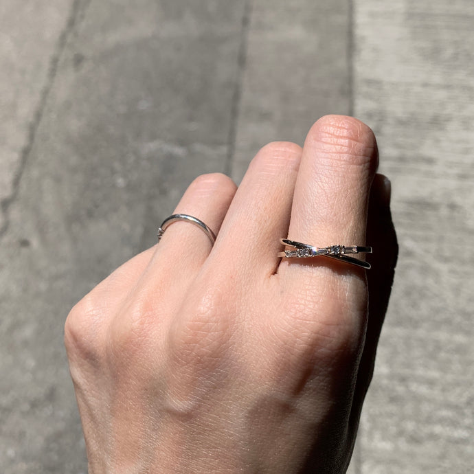 the diamonds are sparkling on my finger