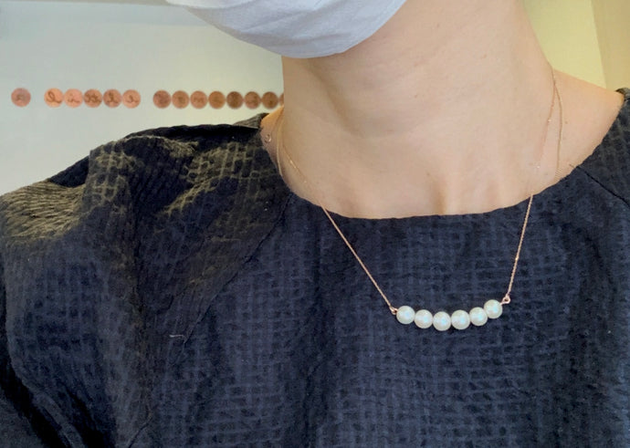 Her best friend's wedding pearl necklace
