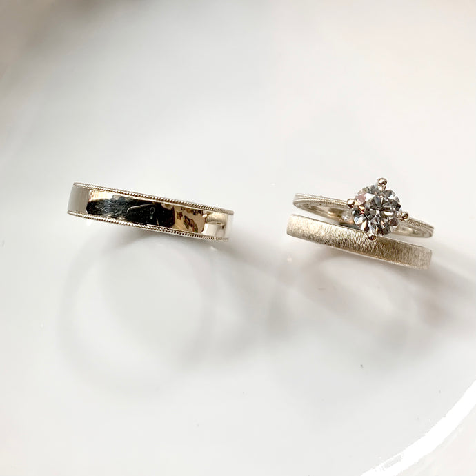 Super cool Leung's couples' rings set