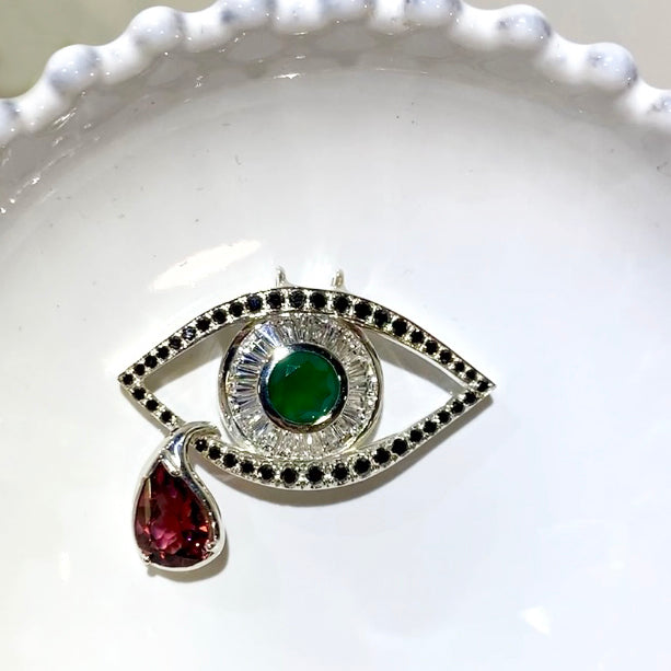 'The eye' pendant inspired by Dali