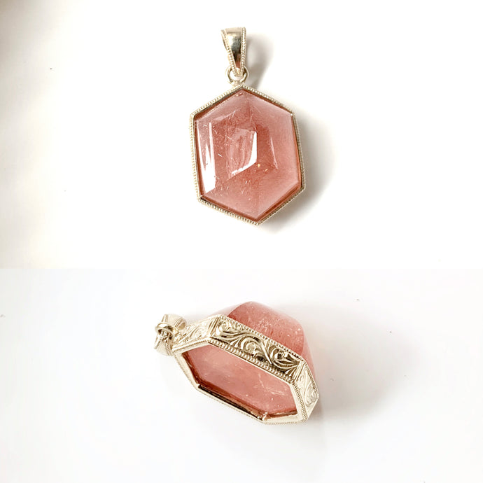 Her favourite Stone Engraved Pendant