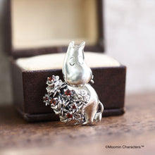 Load image into Gallery viewer, SV Moomin [Red Bouquet Moomin Brooch] Pendant