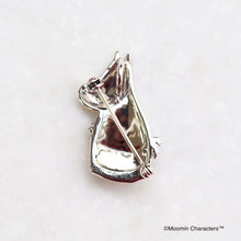 Load image into Gallery viewer, SV Moomin [Moominmamma with Red Bouquet] Pendant Brooch