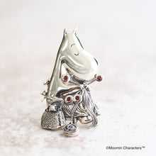 Load image into Gallery viewer, SV Moomin [Knitted Moominmamma] Pendant Brooch