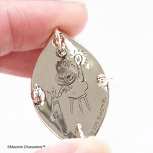 Load image into Gallery viewer, SV Moomin [Hattily-Hattily &amp; Hidden Little My] Pendant Brooch