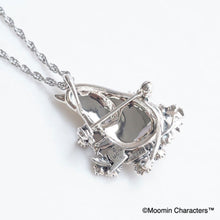 Load image into Gallery viewer, SV Moomin [Moomin Always Picking Flowers] Pendant Brooch