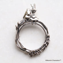 Load image into Gallery viewer, SV Moomin [Moomin &amp; Snufkin on the Bridge] Magnifying Glass Pendant
