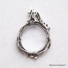Load image into Gallery viewer, SV Moomin [Moomin &amp; Snufkin on the Bridge] Magnifying Glass Pendant